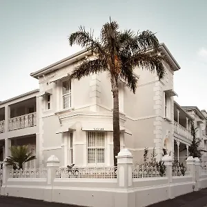 underberg-house.hotels-capetown.com/